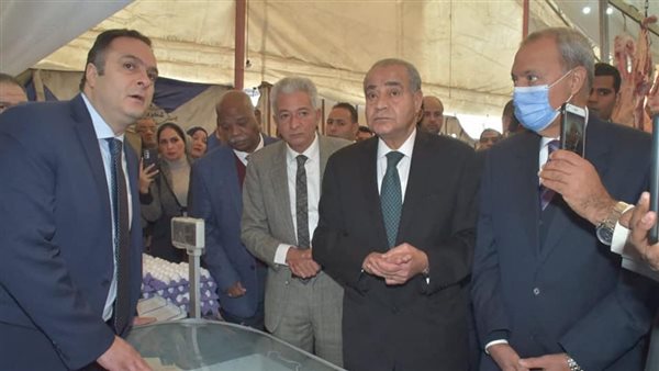 بالصور.. وزير التموين