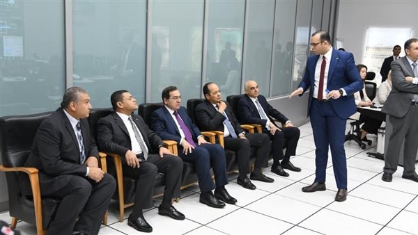 وزير البترول يتفقد