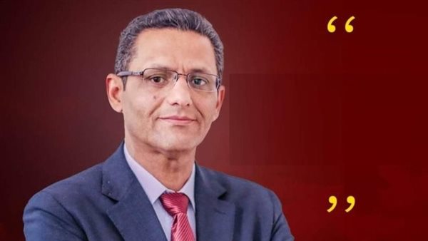 الكاتب الصحفي خالد