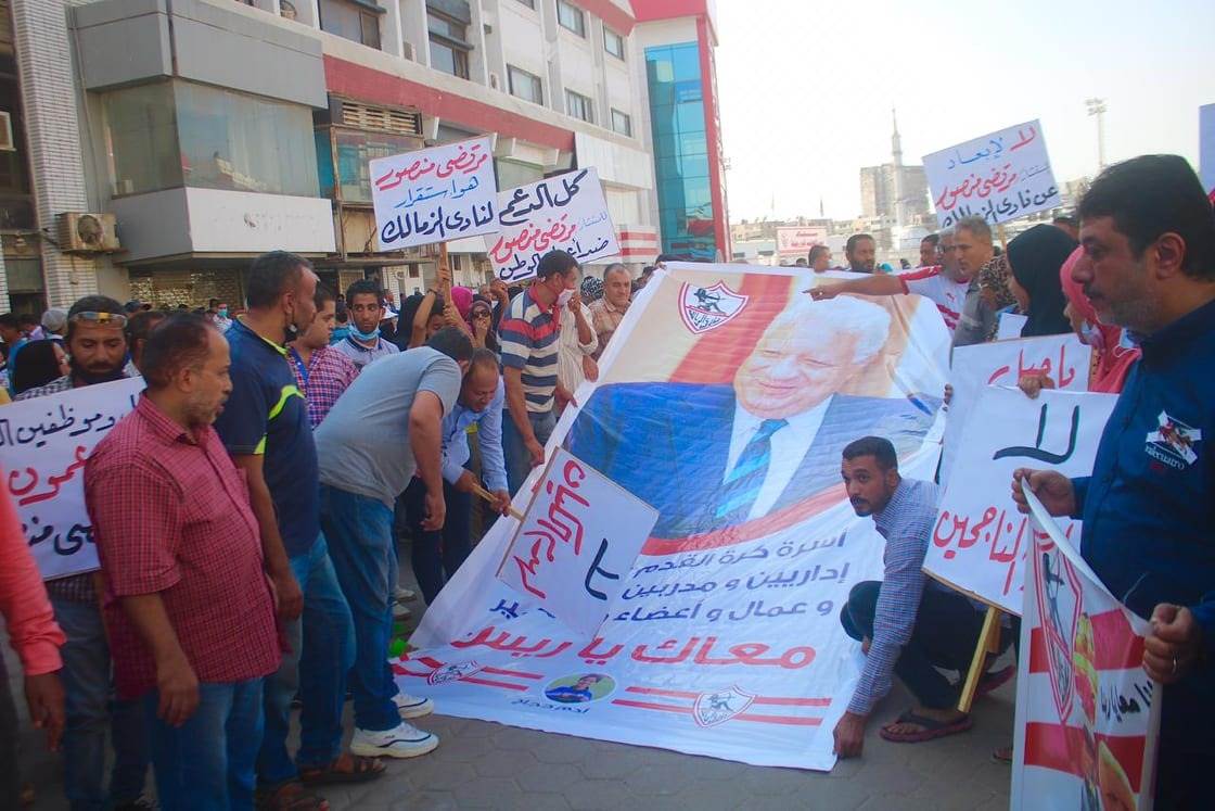 عمال وموظفو الزمالك يدعمون مرتضى منصور ضد قرار الأوليمبية