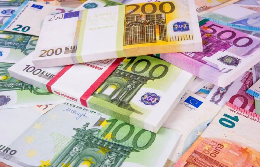 سعر اليورو اليوم لحظة بلحظة في البنوك