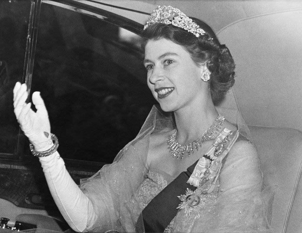 بعد إعلان وفاتها.. من هي إليزابيث الثانية ملكة بريطانيا 